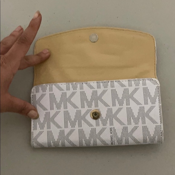 Michael kors wallet - Picture 4 of 6